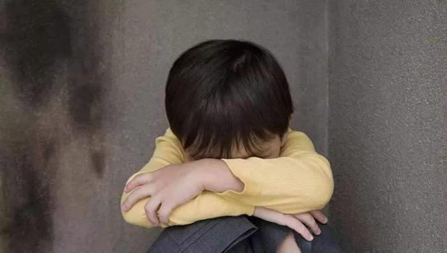 儿子姓戴,儿子姓戴老师不敢喊他全名