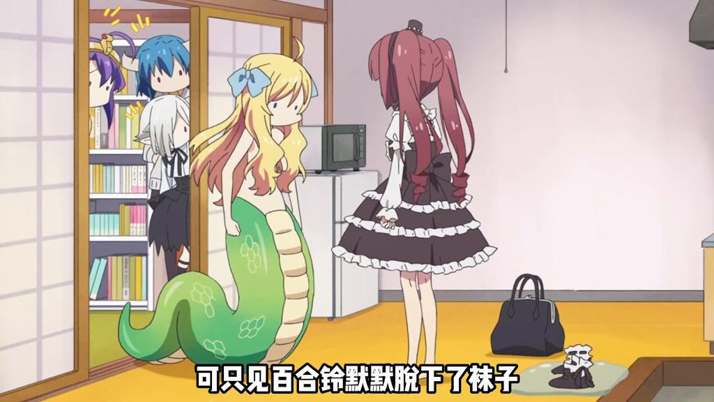 菜花蛇被杀死,菜花蛇被砍成两半