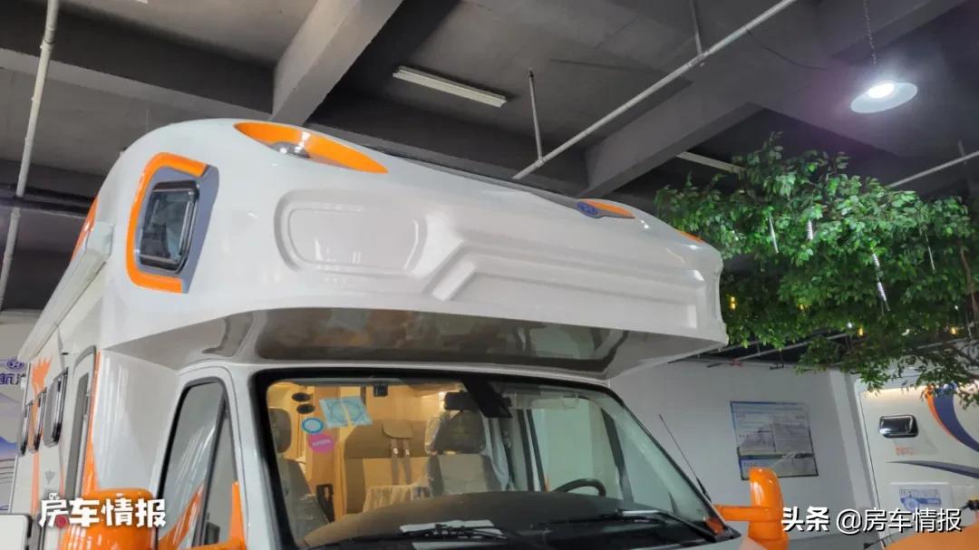 国产房车最顶级6x6自动挡房车,房车6.5t最新款