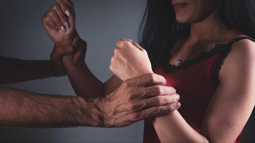 老公突然控制欲特别强,控制欲太强的老公