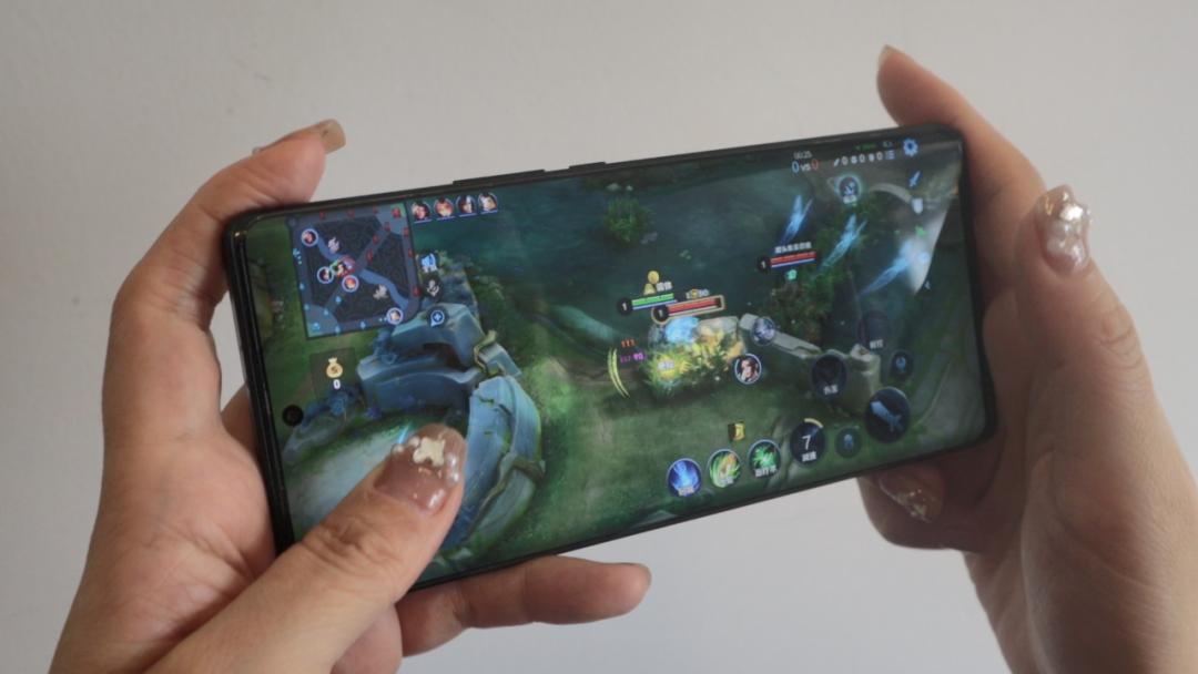 现在买手机直屏哪款好,旗舰机2023直屏推荐