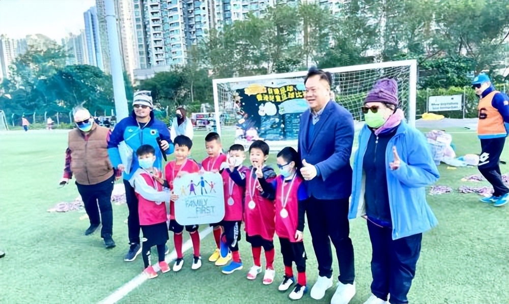 撑起足球梦——「足世路」,GloballKids