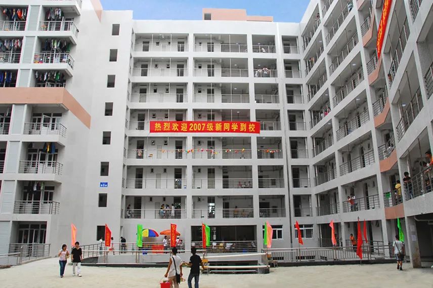 广东超本科线的大专院校排名,广东大专院校排名及分数线