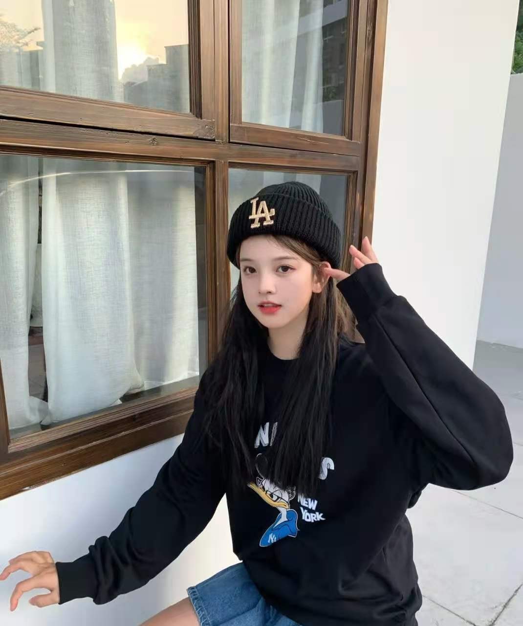 为什么感觉戴帽子很丑,戴帽子适合的穿搭