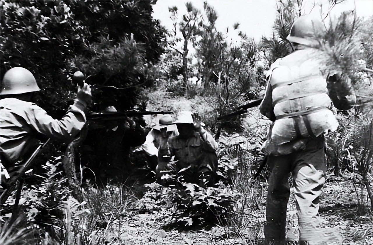 1950年解放军剿匪战争,张才千率部剿杀田彩臣,被埋伏反以少胜多