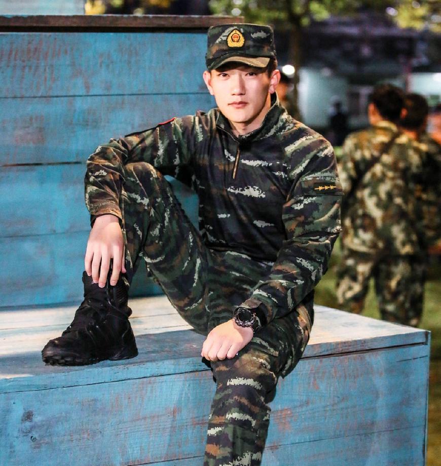 张馨予老公何捷的收入,张馨予老公何捷是做什么工作的