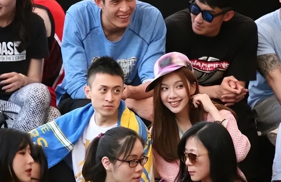 秦奋游戏里充1亿是真是假,撞毁3000万豪车