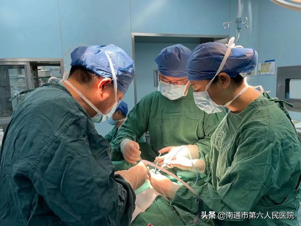 乳房有鹌鹑蛋大小的肿块可移动,乳房里长个鹌鹑蛋大小疙瘩微痛