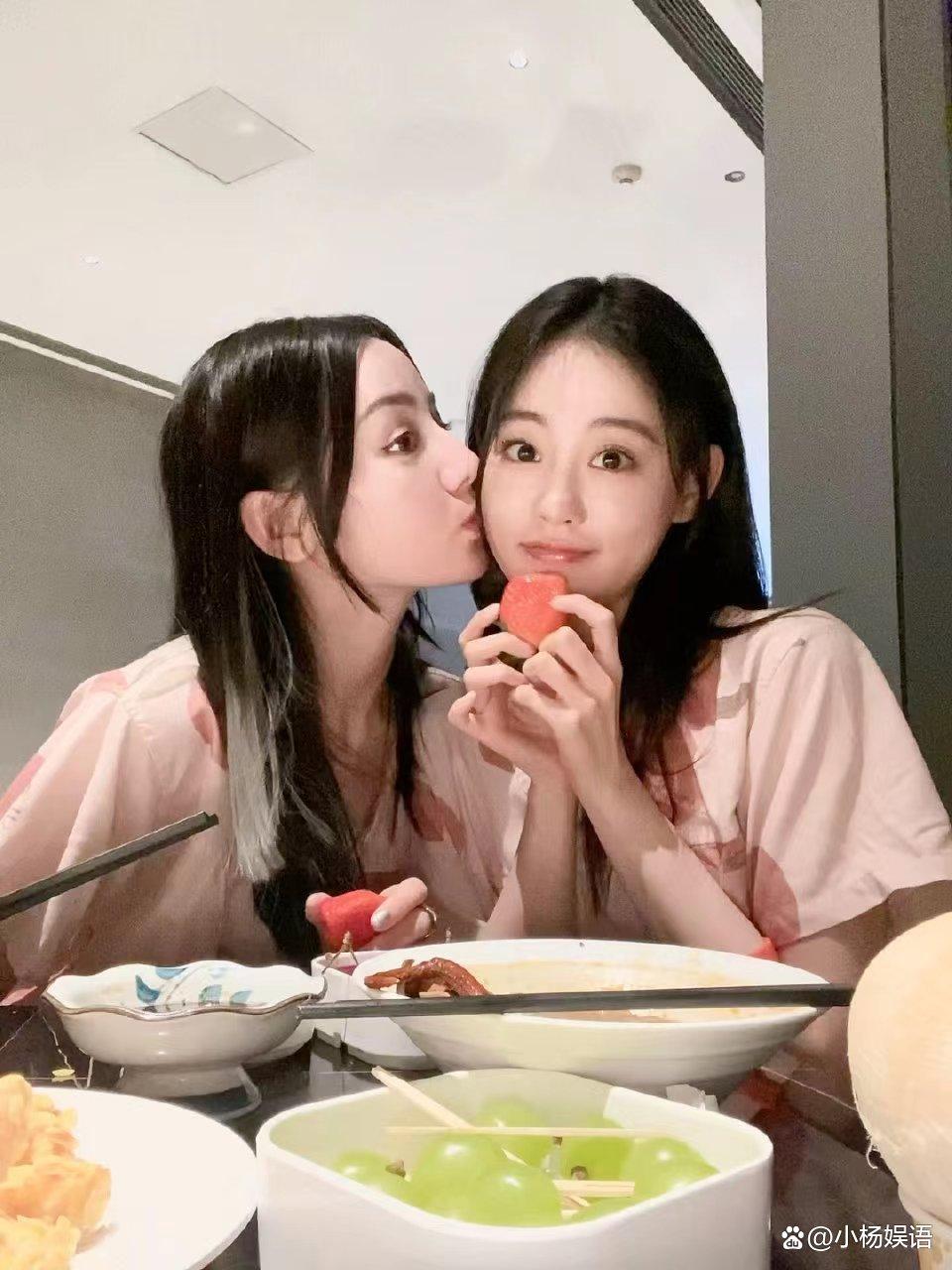 星光大赏2020迪丽热巴祝绪丹,祝绪丹晒与迪丽热巴奇怪可爱视频