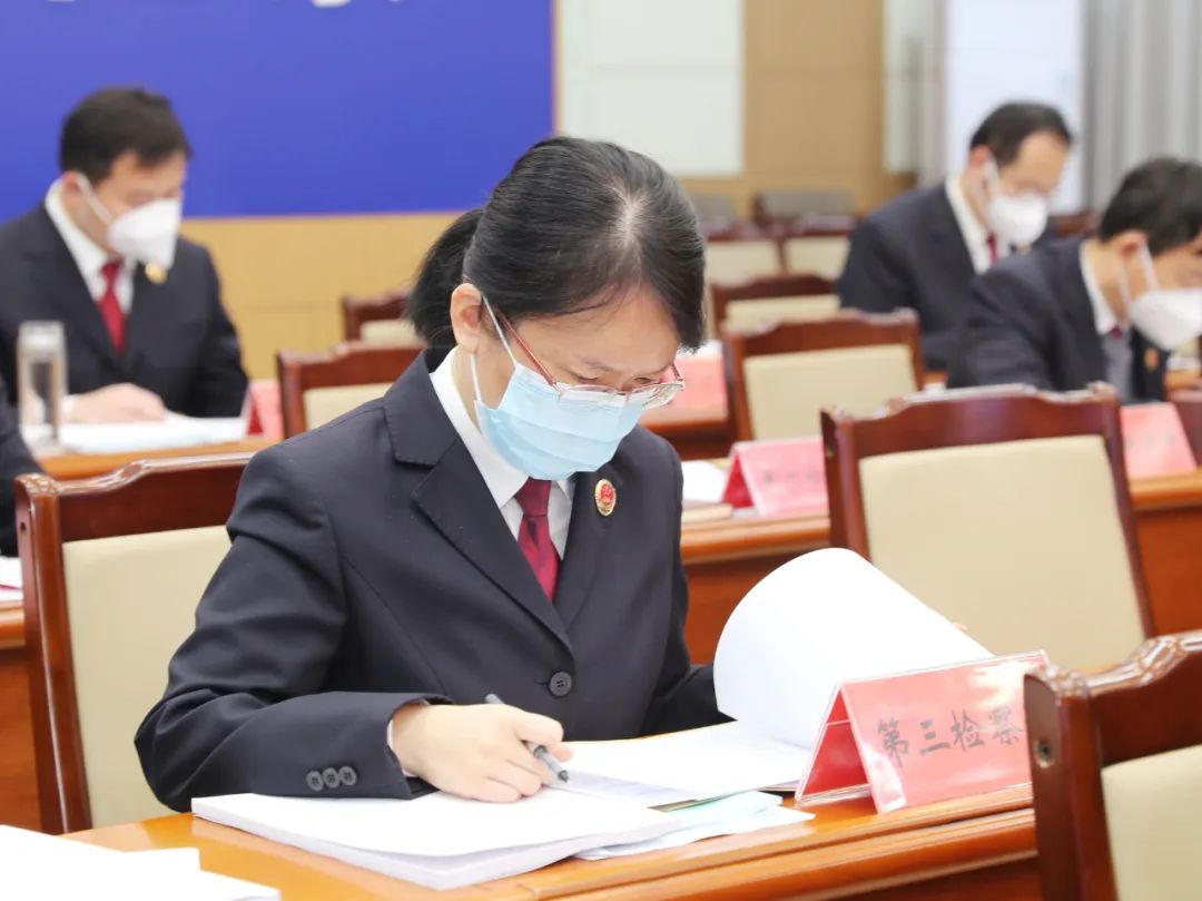 杩拌亴杩板粔鎶ュ憡涓嬫鍔姏鏂瑰悜,杩拌亴璇勮鏅掔瓟鍗峰妤壃甯嗗惎鏂扮▼