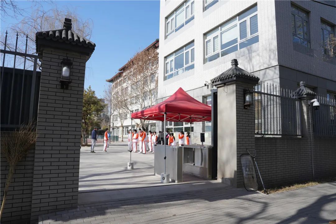 这条“上学路”，暖心！安心！