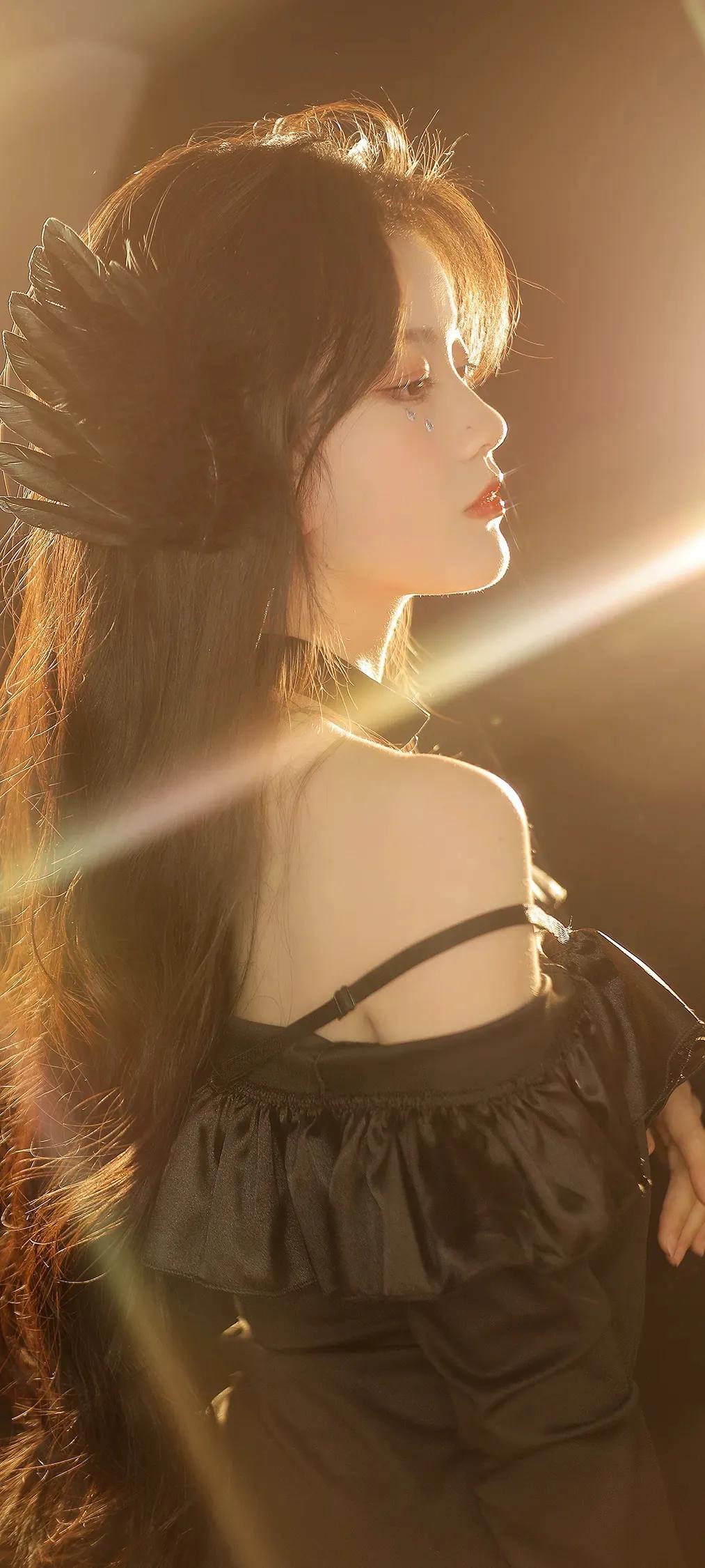 蓝红色美女全屏壁纸,二次元美女壁纸全屏