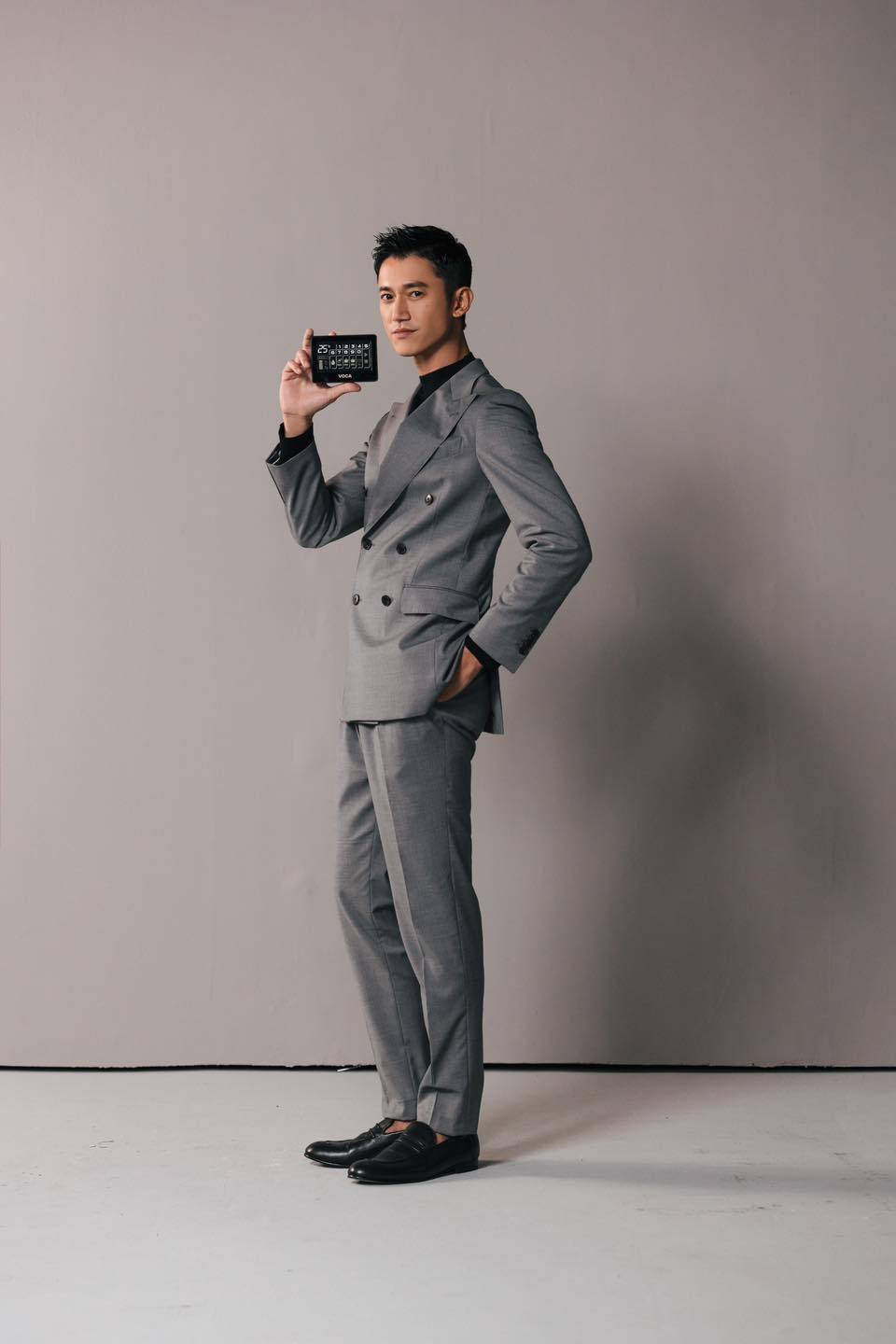 男明星宫廷风男西装搭配,最新男明星穿搭