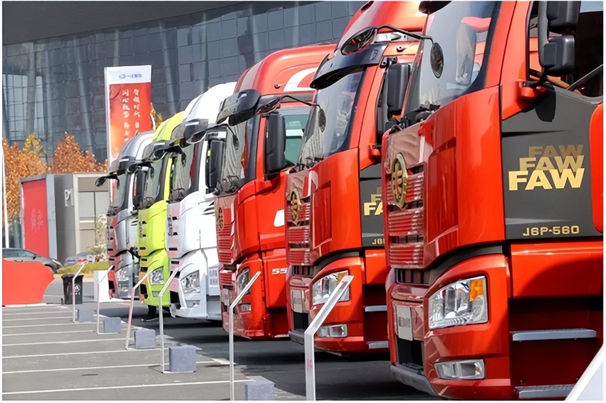 中国重汽实现单月出口1万辆重卡,中国重汽重卡单月出口首破万辆