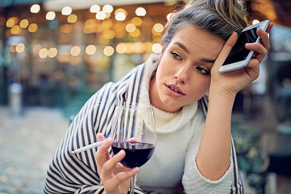 喝牛奶能美白几天见效,喝牛奶美白的简单方法