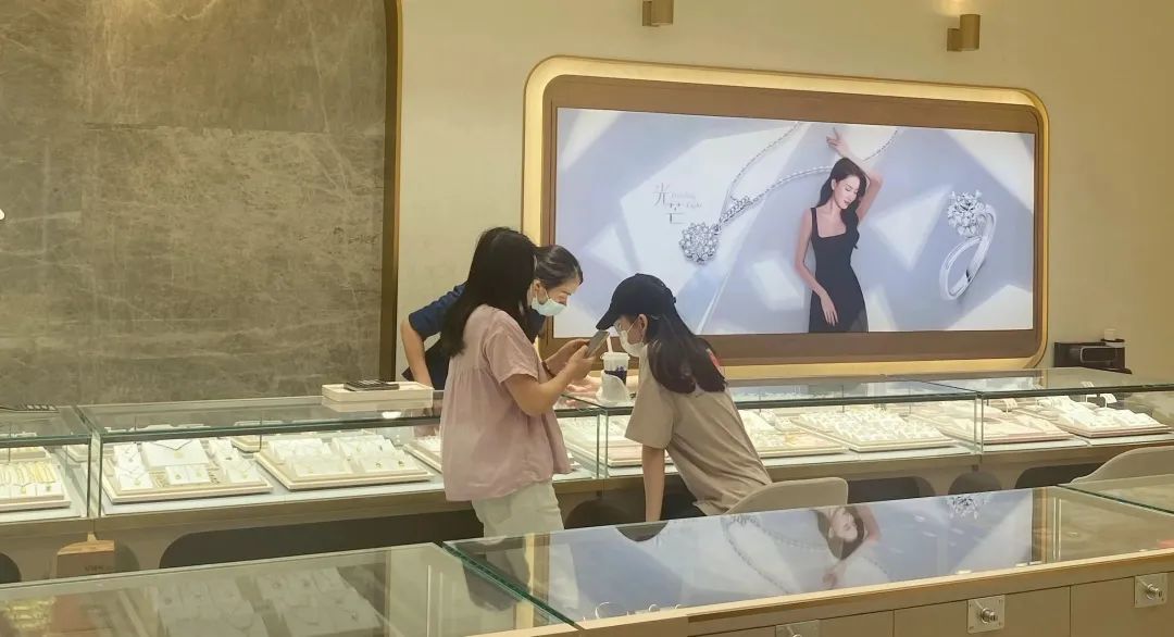 怎样成为一个能赚钱的博主,做一个教人赚钱的博主