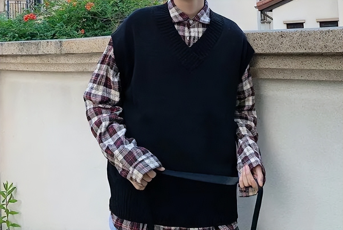 如何打扮自己又年轻又时尚,如何打扮自己才能吸引男性