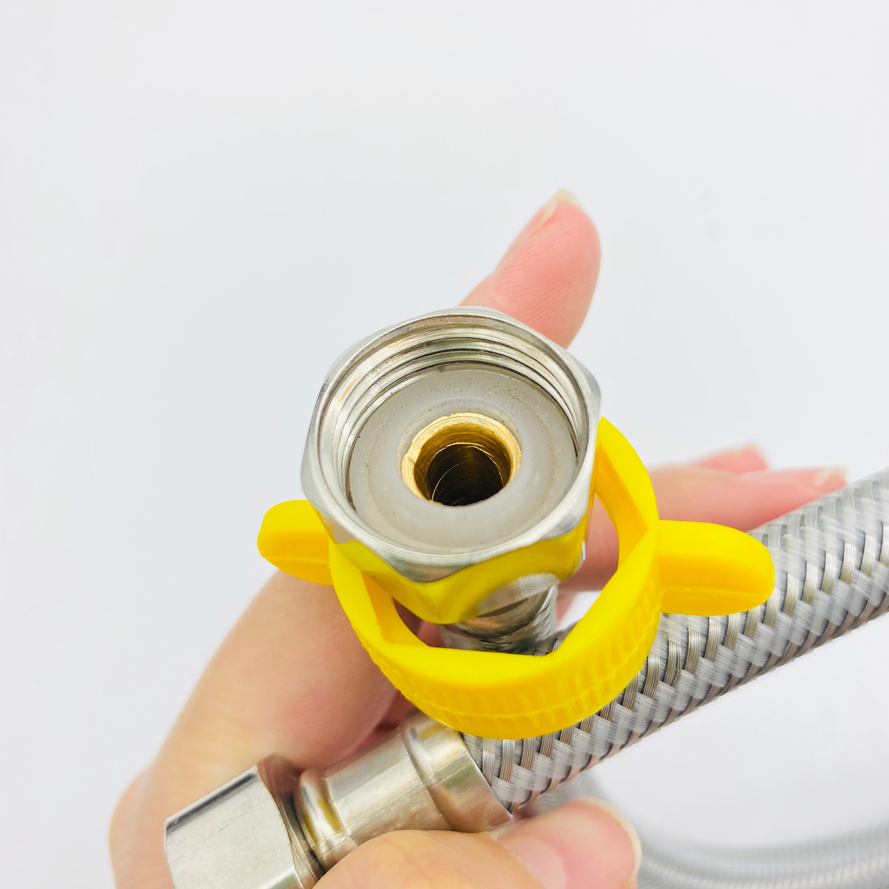 马桶一直流水找物业维修吗,马桶排污口坏是物业维修吗