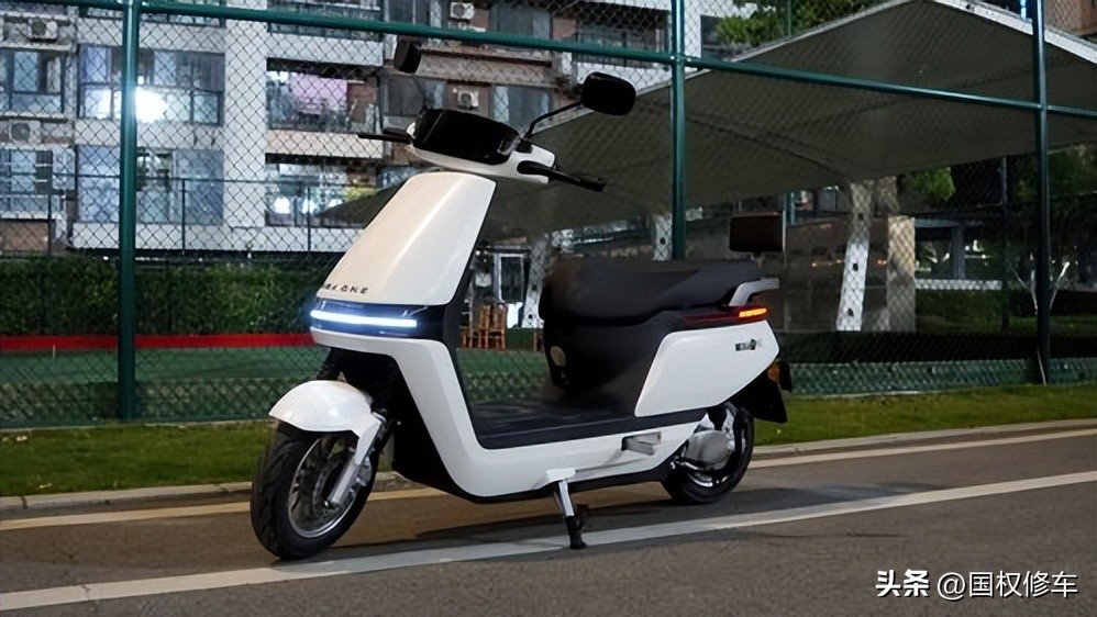 电动车只有雅迪爱玛靠谱吗,雅迪和爱玛电动车哪种质量好一些