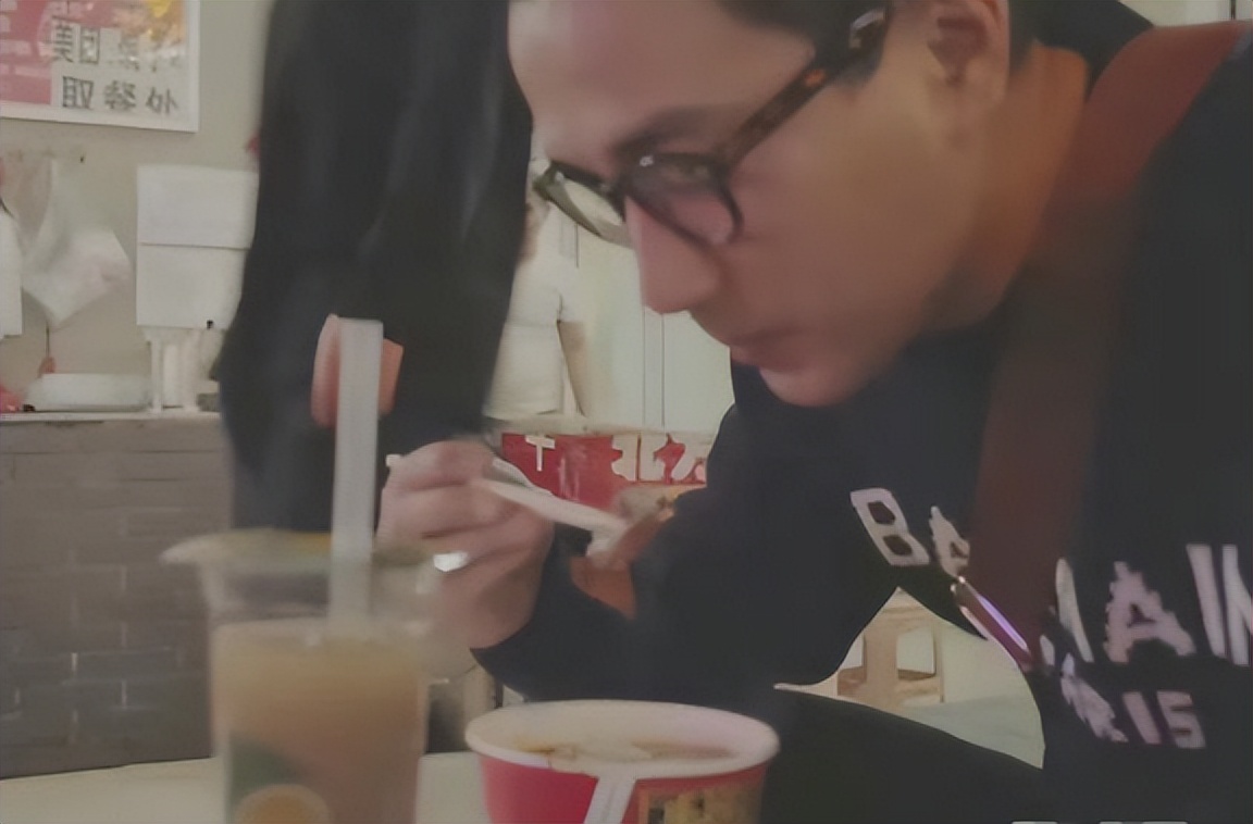 最惨前夫刘恺威：夜光剧本声名尽毁，蹭前妻热度重回内娱无人识