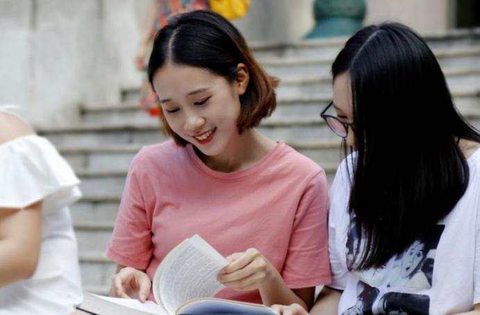 公务员考试成功上岸经验分享视频,公务员面试颜值高能加分吗