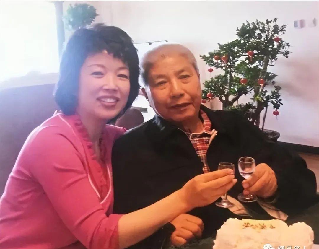 黄薇和蔡国庆是什么关系,黄薇蔡国庆