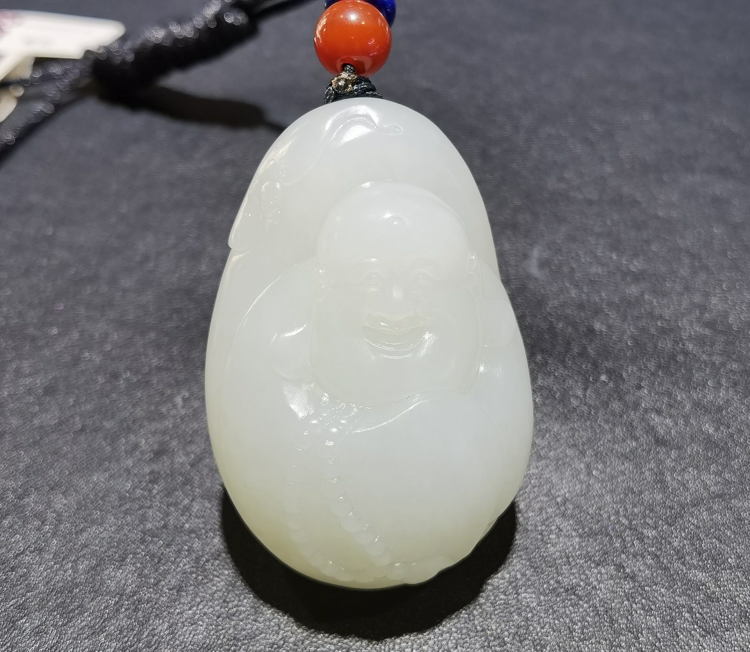 和田玉镯子一般多少钱,和田玉多少钱一克手串