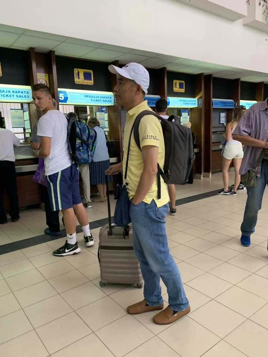 国外旅游如何提前预订住宿,独自国外旅行怎么找住宿