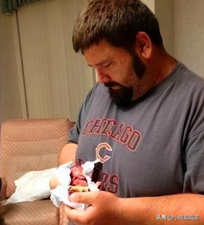 真的拇指姑娘现在怎么样了,现实版拇指姑娘如今怎样了