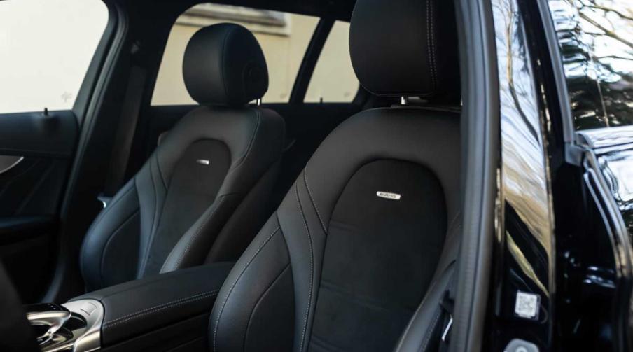 曼哈特CR700搭载4.0升双涡轮增压V8发动机输出功率提升至712马力