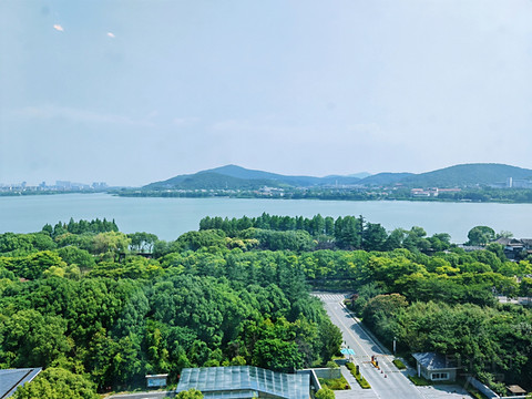 湖景套，单台盆，小浴缸，中式园林度假酒店—无锡蠡湖万豪