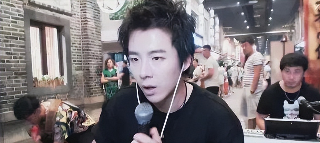 成功转型为明星的50位网红,凭自己努力走红的10位网红