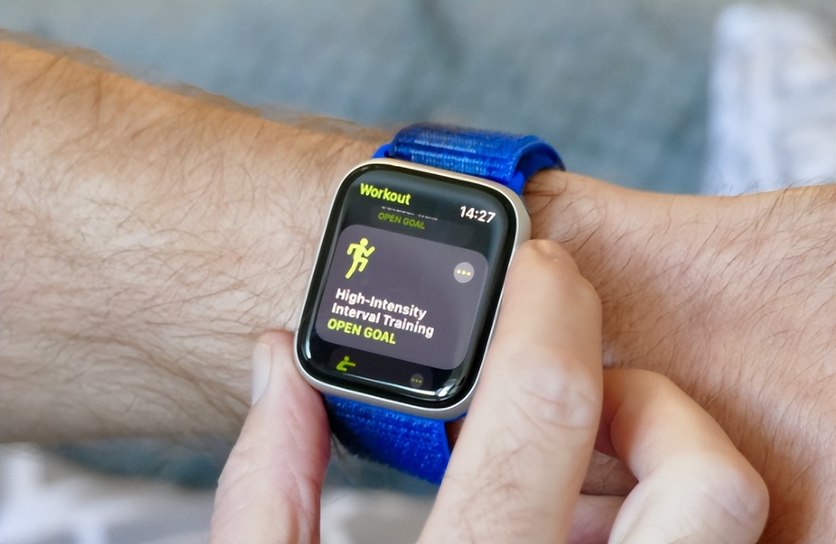 applewatchse2手表上市时间,苹果手表watchse6和watch6哪个先出来