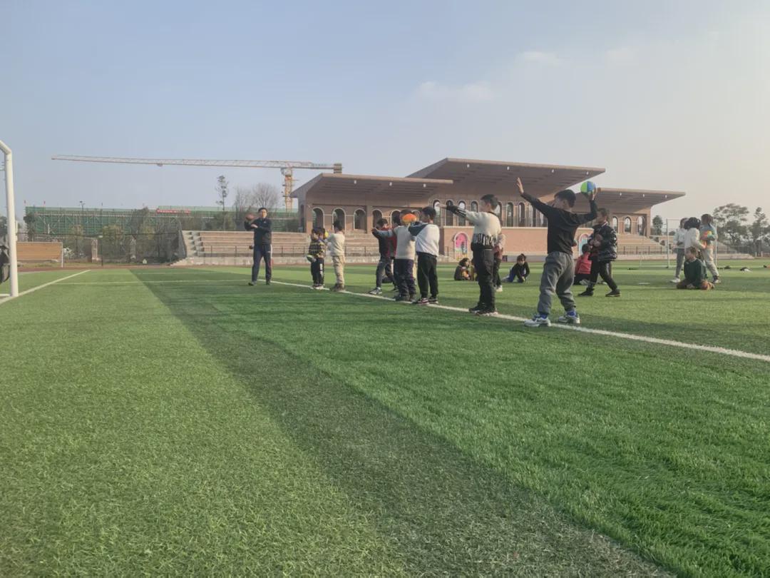 嗨出创新，嗨出优雅，嗨出国际范！寒假第一周，新川娃们这么嗨