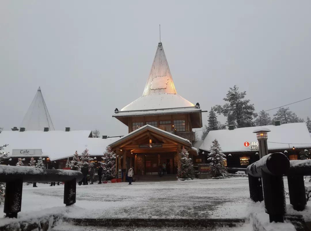 他在圣诞老人故乡做代购，每到这天有十几万人在淘宝围观他过圣诞