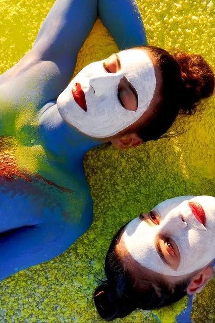 “垃圾创作”狂卖500万，网友忍不住群嘲：污染环境，这也叫艺术