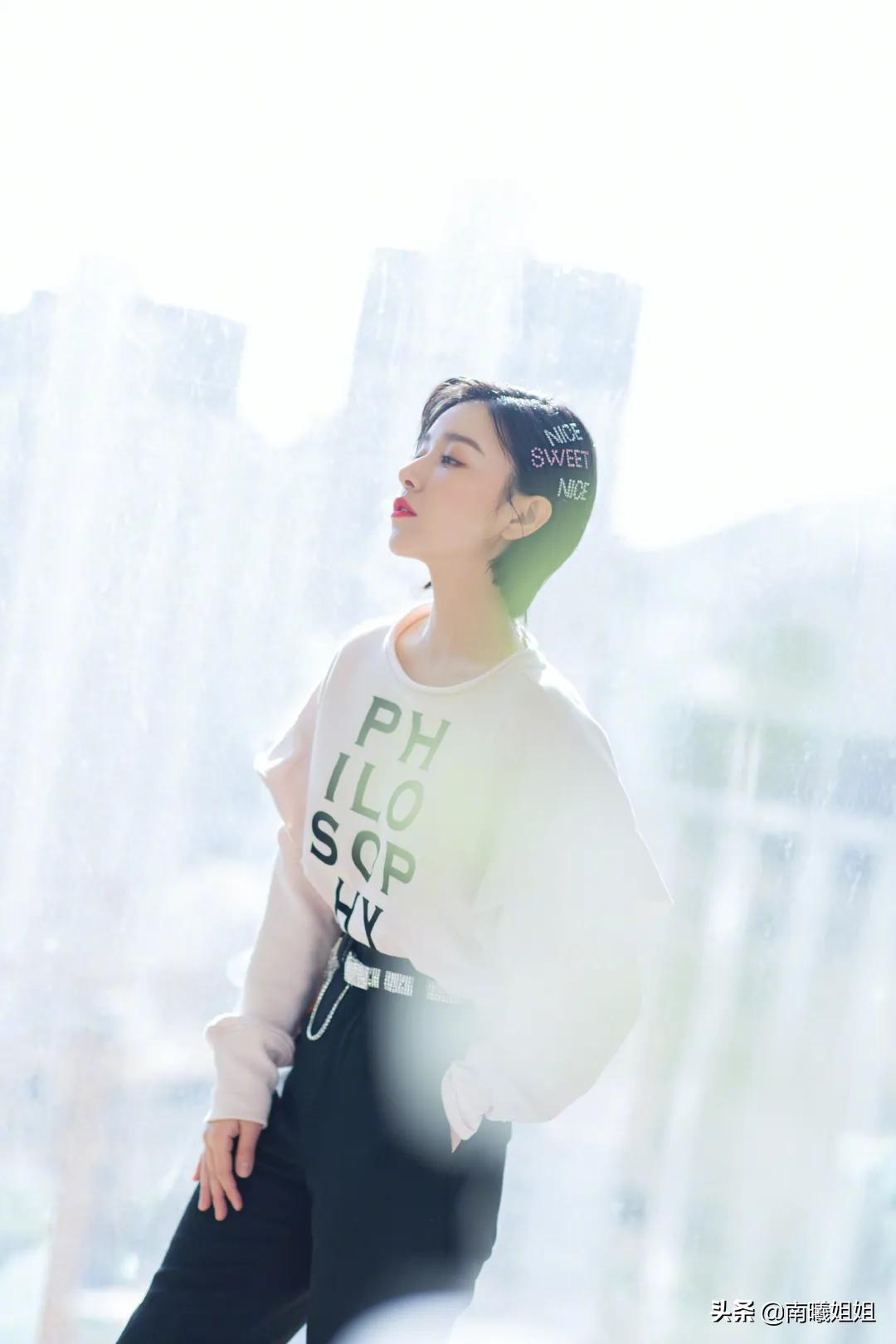 女星剪短发颜值瞬间提升,剪短发靠谱还是靠颜值