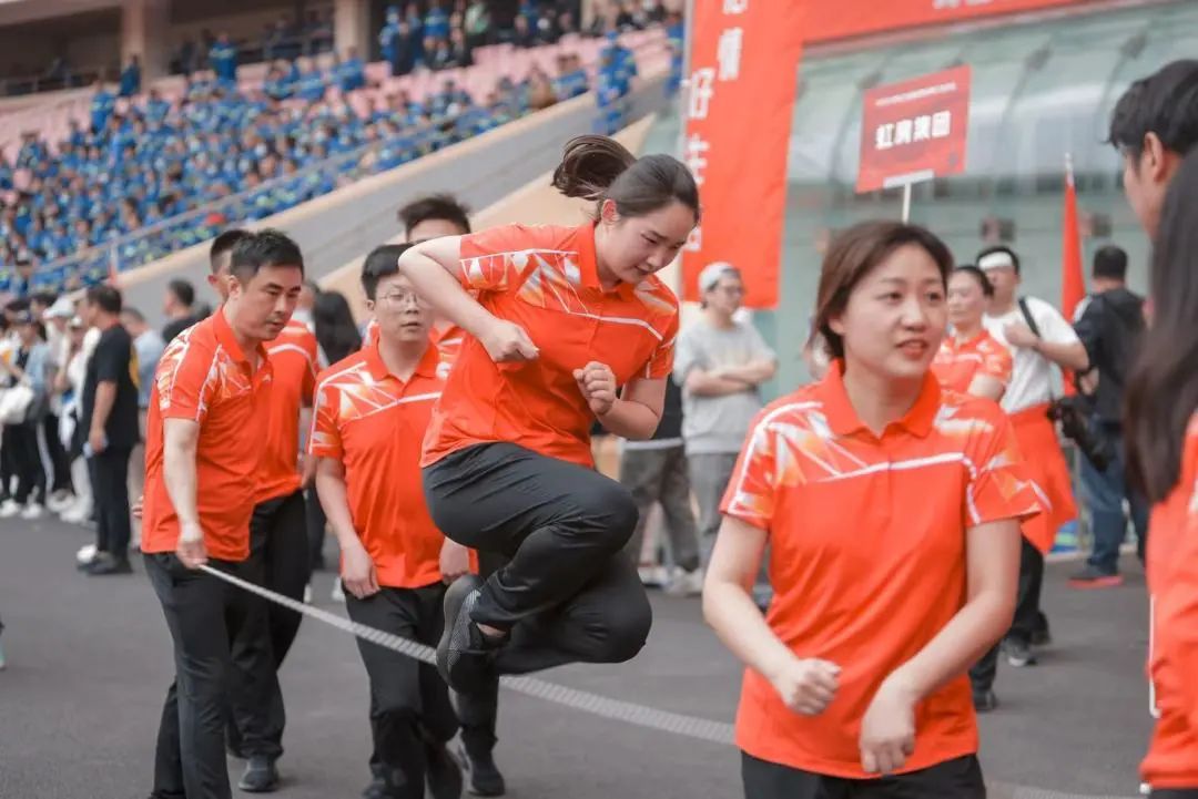 彩蛋运动会,武术和啦啦操的结合