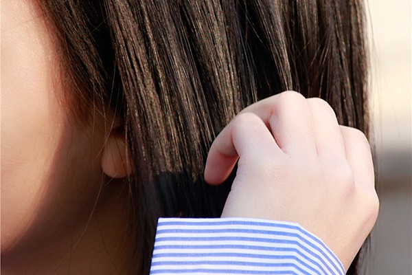 头发掉得多多吃4种食物防掉发,防止头发白掉吃哪些食物