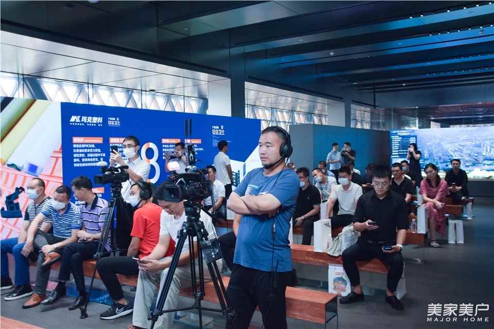 高端木门实木定制,一站式木门整木定制家居