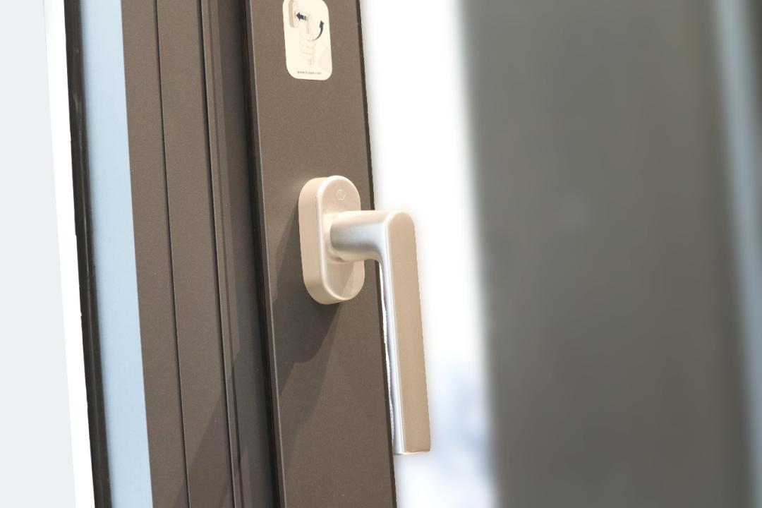 断桥铝钢窗维修,塑钢铝窗户维修