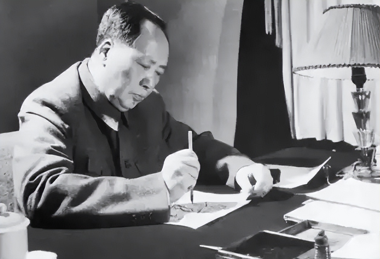 51年毛主席的弟弟被当成贪污犯,一封信揭露真相,还了他一个清白