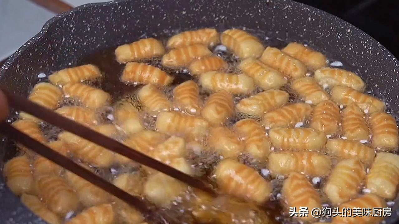 低筋面粉怎么做毛毛虫,面粉毛毛虫零食怎么做