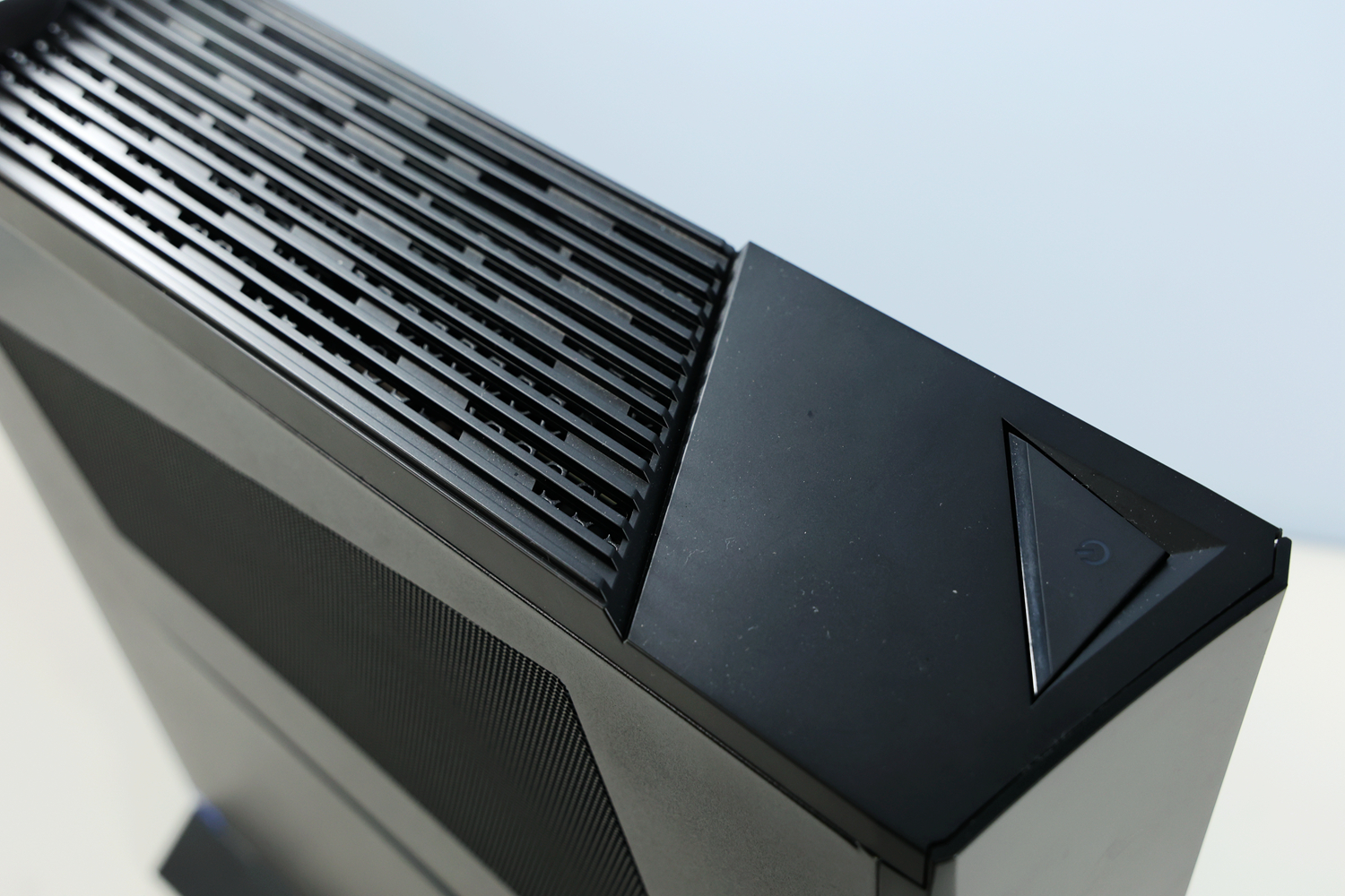 微星海皇戟迷你主机测评,微星海皇戟x几块固态