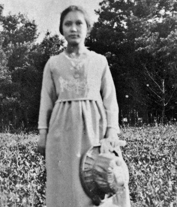 孙中山女儿晚年生活凄惨,拒蒋介石帮助后给*小平邓**写信:希望照顾