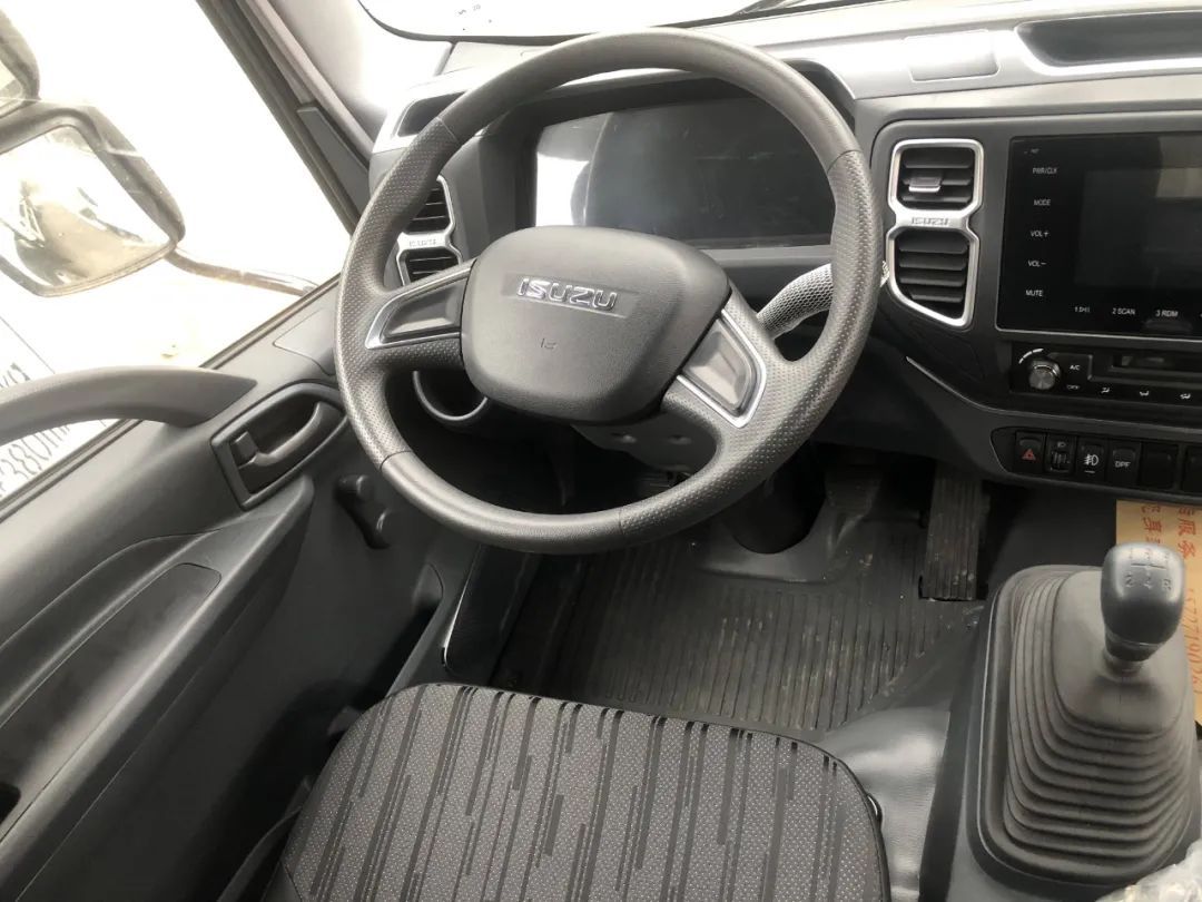 十堰龙信国际汽车城二手车过户,十堰龙信汽车城