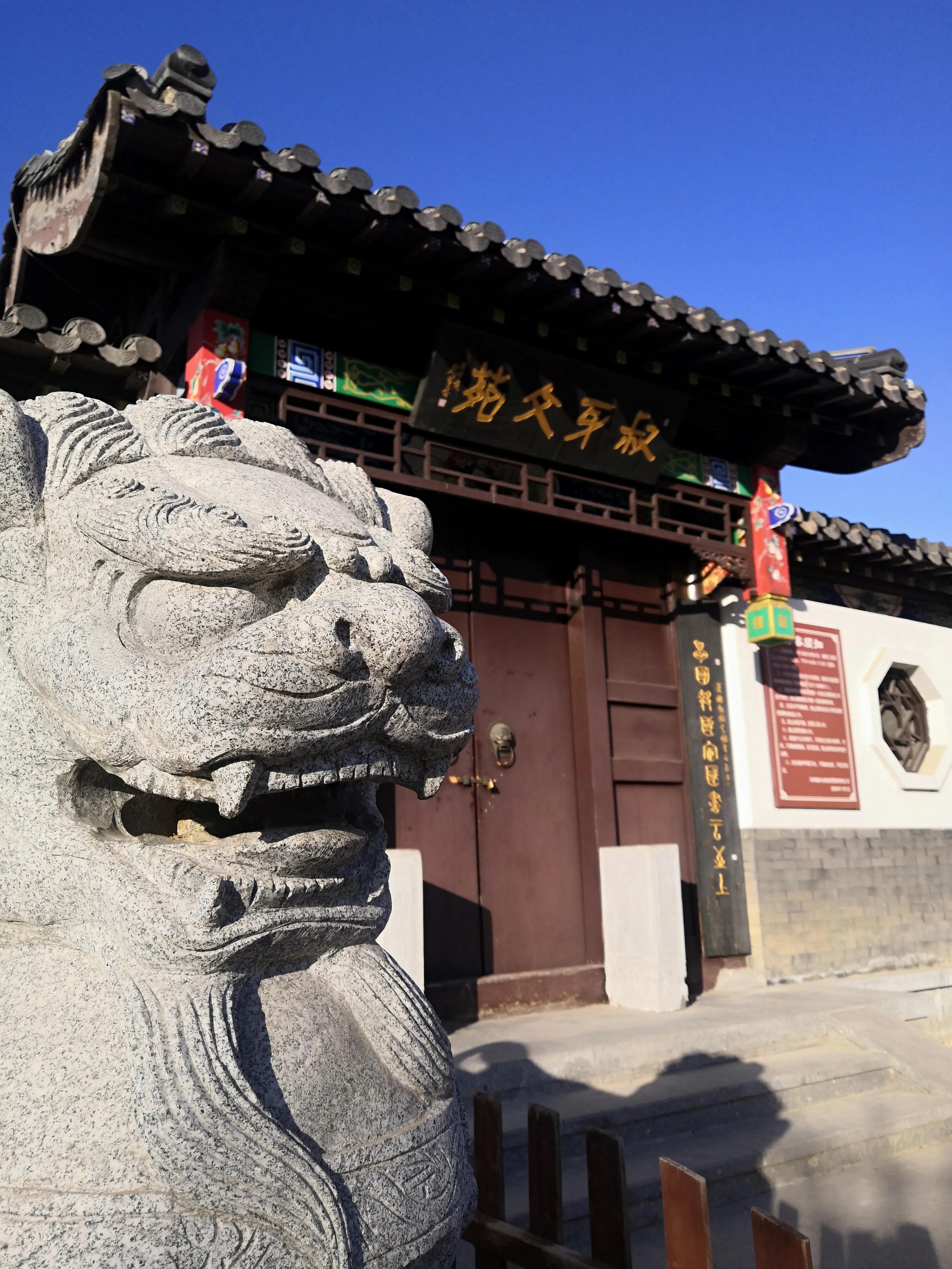 我的腰突为什么越治越痛,我的腰一弯就痛是怎么治疗