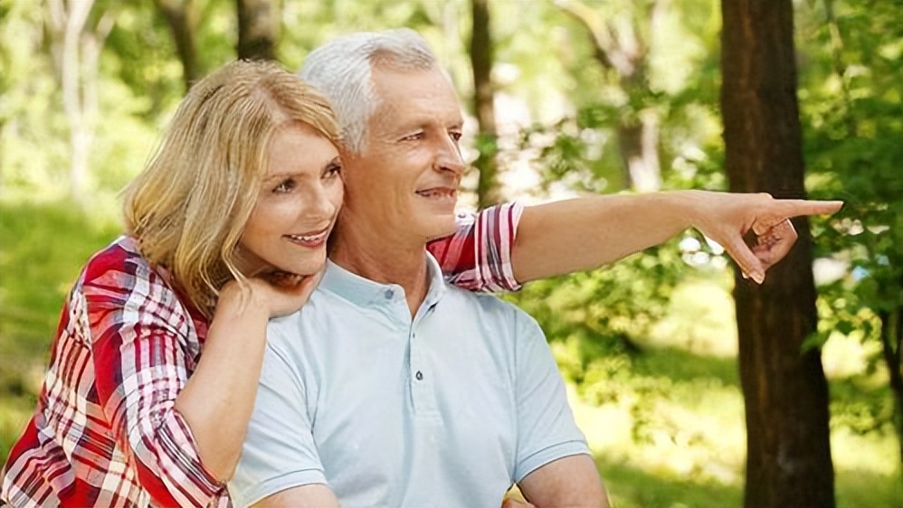 为何45-59岁是养命黄金期呢？谨记：二勤、三戒、四相伴、五补充