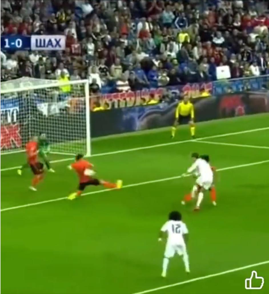 c罗忽悠任意球,足球场上的演技大师c罗差点笑场