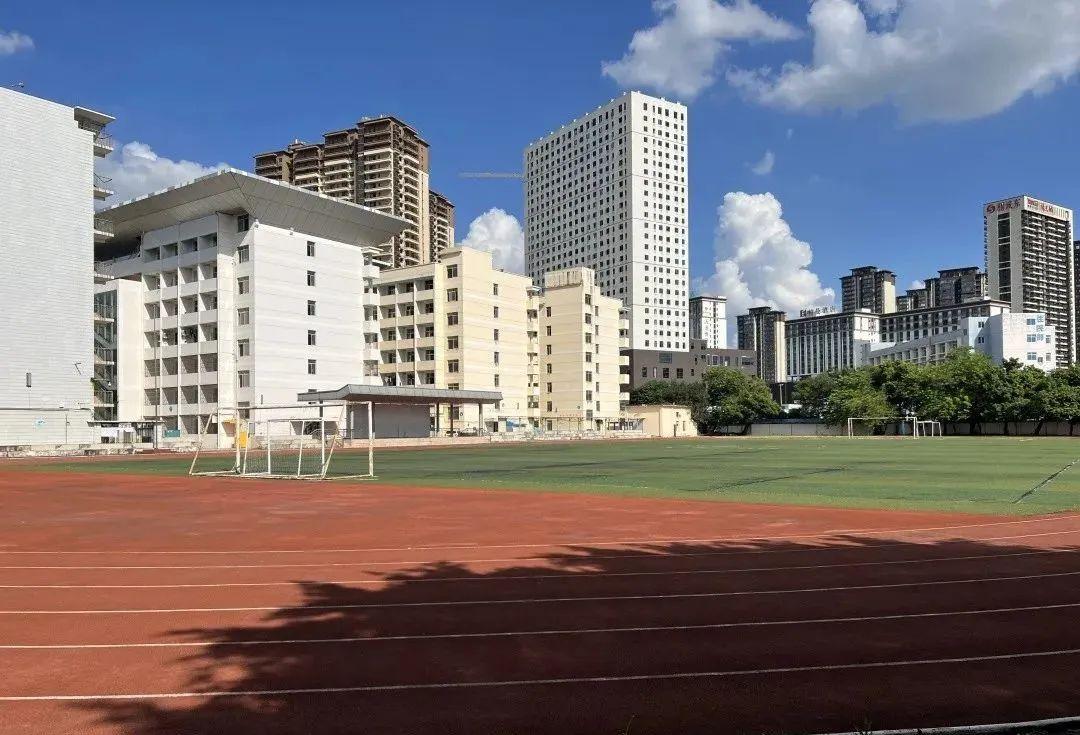 南宁中专职高技校哪个好,南宁工贸中专学校